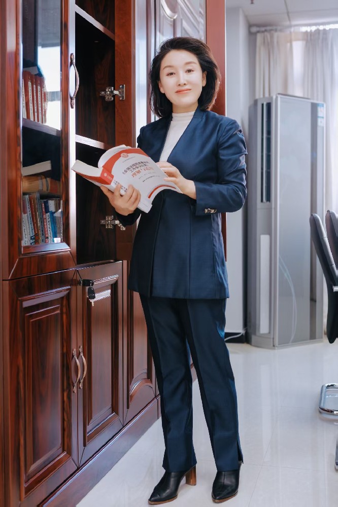 刘文华合同纠纷律师团队